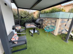 Villa avec piscine 8 personnes