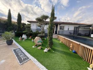 Villa avec piscine 8 personnes