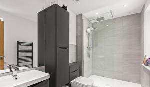 Spacious 4 Bed house Perfect for Contractors-Relocators