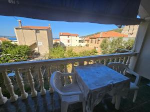 Antica Private Apartment Komiza