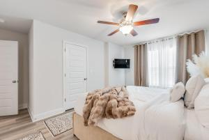 Bright 3BR Near Beach Vacation House