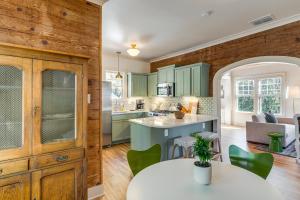 Walk to Downtown Tyler! Updated Historic Apt