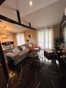 la suite prestige avec SPA SAUNA NETFLIX JARDIN