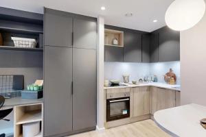 Bright & Spacious Mid-Level Studio Plus at Briggate Studios