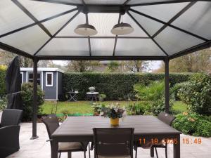 Les Coquelicots Chambre d hote avec grand lit et salle deau privative pour une persone ou un couple