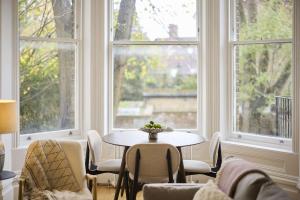 Hampstead Parkside Apartment