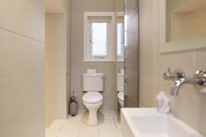 Hampstead Parkside Apartment