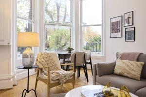 Hampstead Parkside Apartment