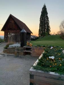 Yellow House Apartments - Top 2