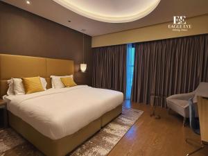 EagleEye Paramount Tower D 1BR Sleeps 4