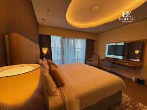 EagleEye Paramount Tower D 1BR Sleeps 4