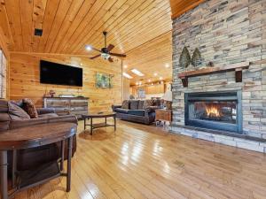 Heavenly Creekside #276
