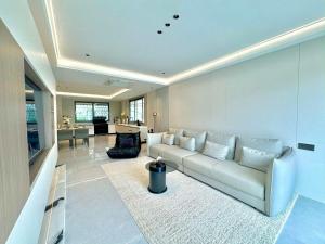 NEW Luxury 6BR Pool Villa Pattaya, 10mn Walking St