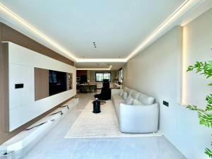 NEW Luxury 6BR Pool Villa Pattaya, 10mn Walking St