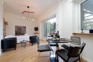 Vatican Garden Studio by Flatinrome