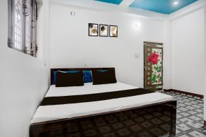 SPOT ON by OYO Ajay Hotel Phulpur Railway station