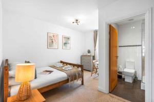 Queens Cove with Seaviews By My Getaways