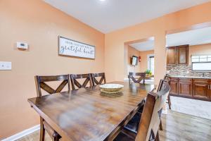 Covered Deck, Large Yard! Pet-Friendly Jax Escape!