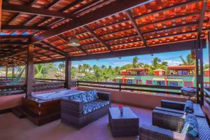 Triplex com jacuzzi e vista mar no Centro de Pipa