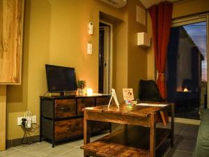 Terrasse couverte et BBQ - Petite maison cosy