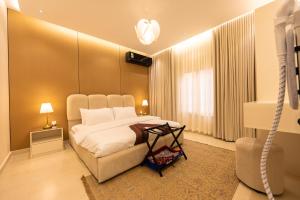 Jeddah Modern 1BR by Aisha Near Airport with Private Parking