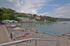 Apartment Volosko for two