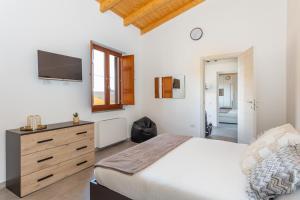 Costa Ovest Apartments