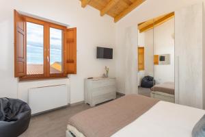 Costa Ovest Apartments