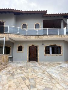 Casa com Piscina em Itaquaquecetuba