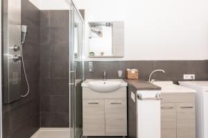 Costa Ovest Apartment Waves img13