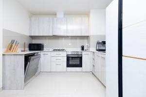 Hot! Laguna Park 5BR Modern Pool Villa - Bangtao Beach