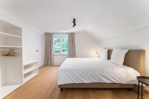 Le petit château by Kasteel Ter Wallen