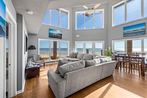 Steps to Sand! Group-Friendly Galveston Beach Home