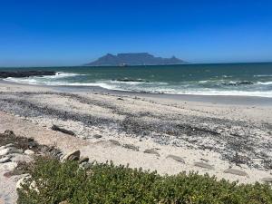 Lux 2 Bed Secure Apartment Prime Location Big Bay