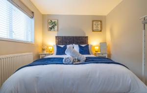 Modern Comfort, Free Parking, Netflix & Disney plus in every Bedroom and Living Room