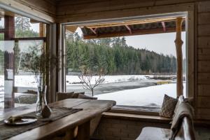 Private Lake Escape- 6BR, Sauna & Bonfire