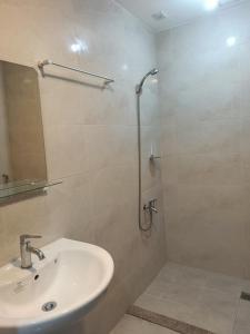 Simple and Bright Studio in Mivela Garden