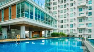 Neftlix and Chill at Abreeza Condominium