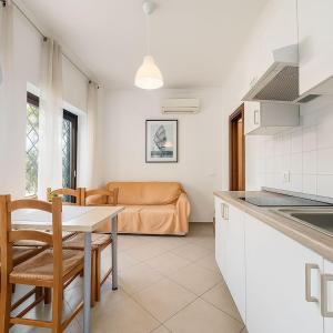 Free parking 5 minutes from the bus stop