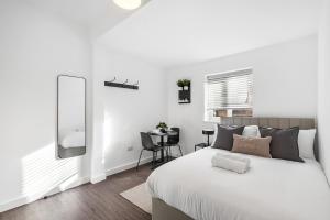 Chic Urban Room In Vibrant Brixton - Bathroom Shared With Just One Other Room