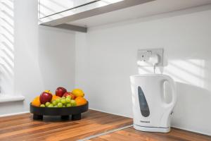 Chic Urban Room In Vibrant Brixton - Bathroom Shared With Just One Other Room