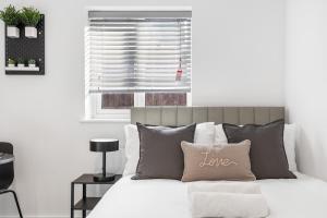 Chic Urban Room In Vibrant Brixton - Bathroom Shared With Just One Other Room