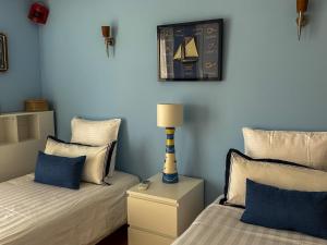 Vue Mer, face Port, proximité Centre et Plage