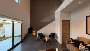 Hermosa Casa en San Miguel con cancha de pádel