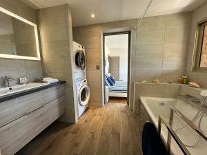 Vue Mer, face Port, proximité Centre et Plage