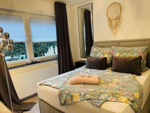 Erstklasssige moderne Apartwohnung 85 qm mit Terrasse und Garten