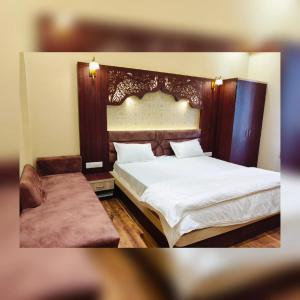 Pink Mahal Hotel & Resort