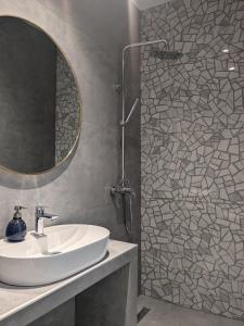 Nirea Tree View Studio