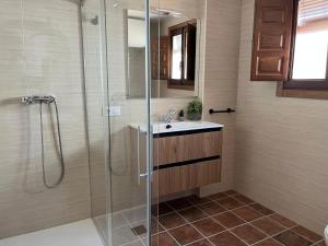 Alojamientos El Carmen - Casa con Piscina Privada y Patio Andaluz