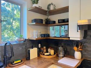 A Happy Sunny Home, 3Bed 3Bath, in Green Point Cape Town